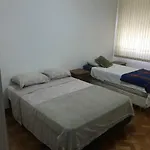 Lindo apartamento na avenida atlântica Copacabana R.J