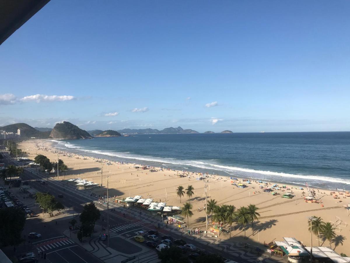 Lindo Na Avenida Atlantica Copacabana R.j *